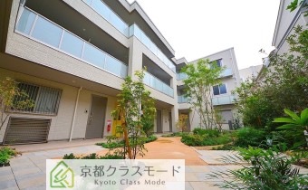ガーデン仕様で緑も豊かな共用部分♪お子様の遊び場にも！