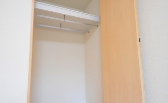 洋室5.7帖のクローゼット