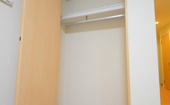 洋室5.6帖のクローゼット
