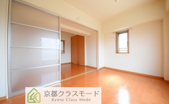 ※室内写真は同マンション内の別タイプのものです。