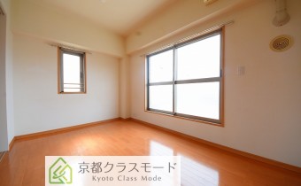 ※室内写真は同マンション内の別タイプのものです。