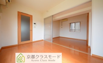 ※室内写真は同マンション内の別タイプのものです。