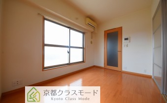 ※室内写真は同マンション内の別タイプのものです。