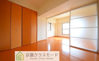 ※室内写真は同マンション内の別タイプのお部屋になります。