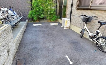 敷地内ガレージ