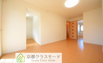 南向きの明るい室内・LDK10.8帖♪