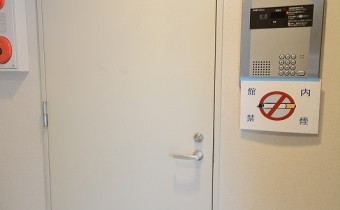玄関扉