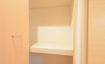 廊下の収納①