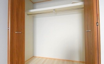 洋室5.5帖のクローゼット