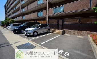 敷地内ガレージ