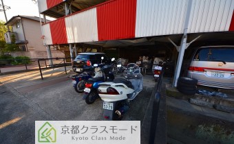 中型バイクも駐輪OK