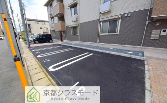 敷地内ガレージ