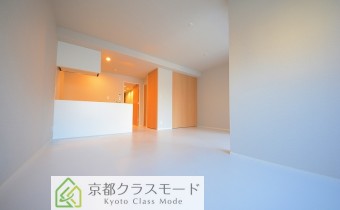 「白」ベースの清潔感のある室内空間♪カウンターキッチンタイプ！