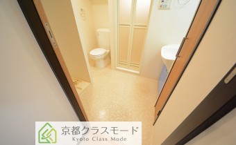 脱衣所　※同マンション内の別のお部屋のものです。参考としてご覧ください。