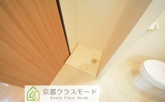 洗濯機置場　※同マンション内の別のお部屋のものです。参考としてご覧ください。