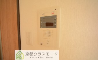TVモニター付きオートロック　※同マンション内の別のお部屋のものです。参考としてご覧ください。