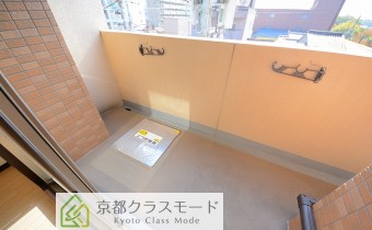 バルコニー　※同マンション内の別のお部屋のものです。参考としてご覧ください。