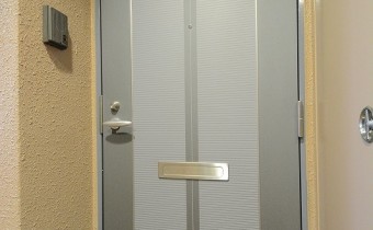 玄関ドア