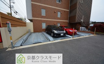 敷地内ガレージ