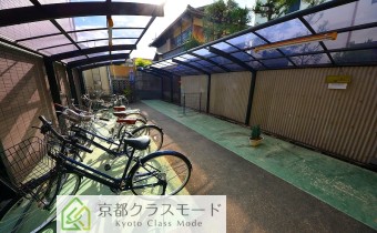 駐輪スペース・なんと大型バイク駐輪無料です♪