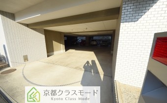 敷地内ガレージ