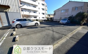 敷地内ガレージ