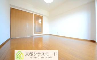 洋室9.2帖の広々空間♪