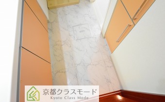 脱衣所　※室内写真は同マンション内の606号室のものです。
