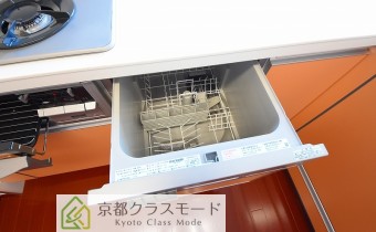 食器洗浄乾燥機　※室内写真は同マンション内の606号室のものです。