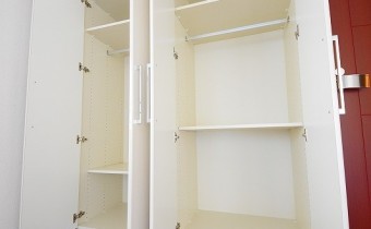 ※室内写真は同マンション内の606号室のものです。