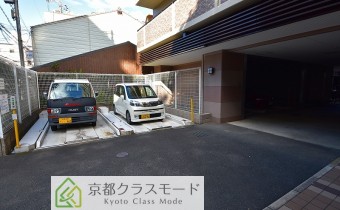 敷地内ガレージ