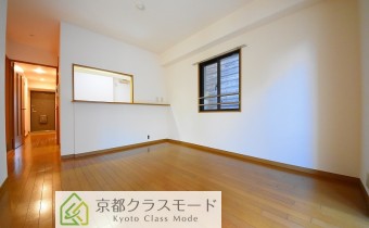 リビング　※同マンション内の別のお部屋のものです。参考としてご覧ください。