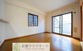 リビング　※同マンション内の別のお部屋のものです。参考としてご覧ください。