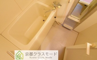 バスルーム　※同マンション内の別のお部屋のものです。参考としてご覧ください。