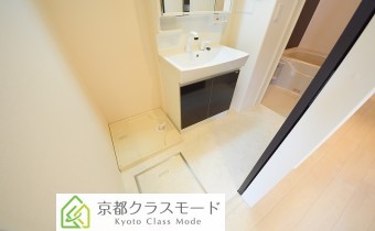 ※室内写真は同マンション内・別タイプの参考画像となります。