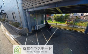 大型バイクも駐輪OK