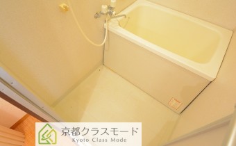 バスルーム　※室内写真は同マンションの603号室のお写真となります。