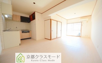 ※室内写真は同マンションの603号室のお写真となります。
