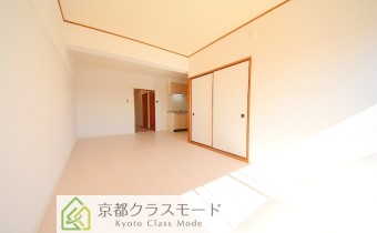 リビング　※室内写真は同マンションの603号室のお写真となります。