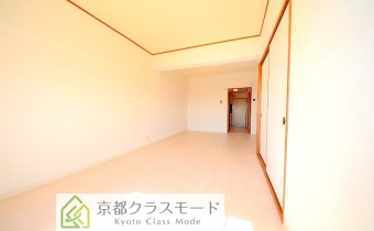 リビング　※室内写真は同マンションの603号室のお写真となります。