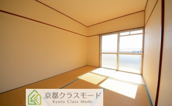 和室6帖　※室内写真は同マンションの603号室のお写真となります。