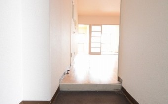 ※室内写真は同マンション内・別タイプの参考画像となります。