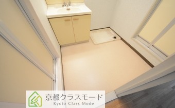 ※室内写真は同マンション内・別タイプの参考画像となります。