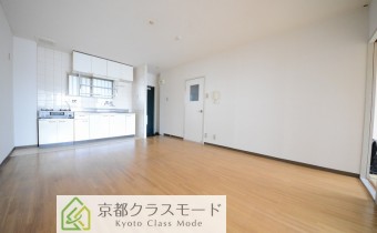 ※室内写真は同マンション内・別タイプの参考画像となります。