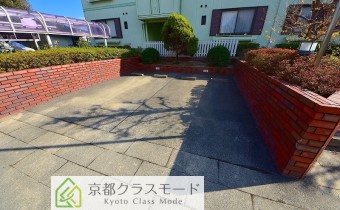 敷地内ガレージ