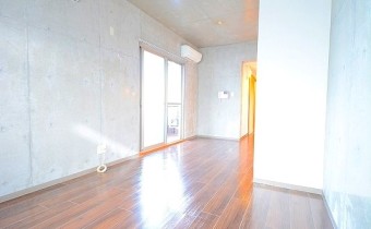 ※室内写真は同マンション内・別タイプのお部屋になります。