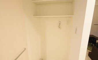洗濯機置場＆収納スぺース