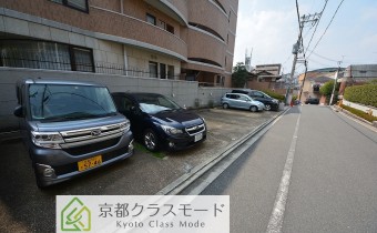 敷地内ガレージ