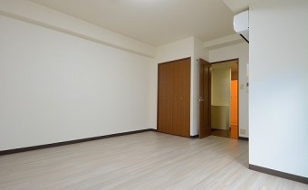 ※室内写真は同マンション内別タイプのお部屋になります。