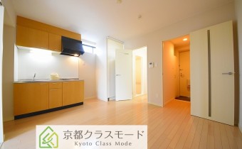 ※室内写真は同マンション内の別タイプのお部屋のものです。